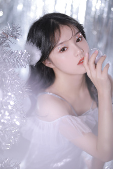 方亦菲